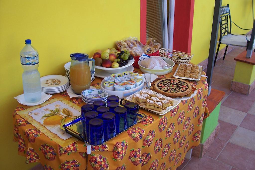 B&B Le Terrazze Isola Di S. Antioco SantʼAntìoco Exteriör bild